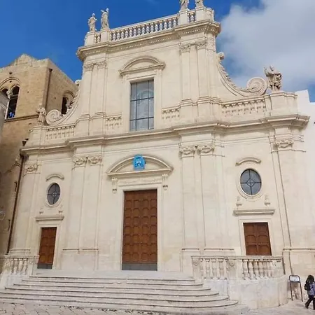 L' Arche Castellaneta